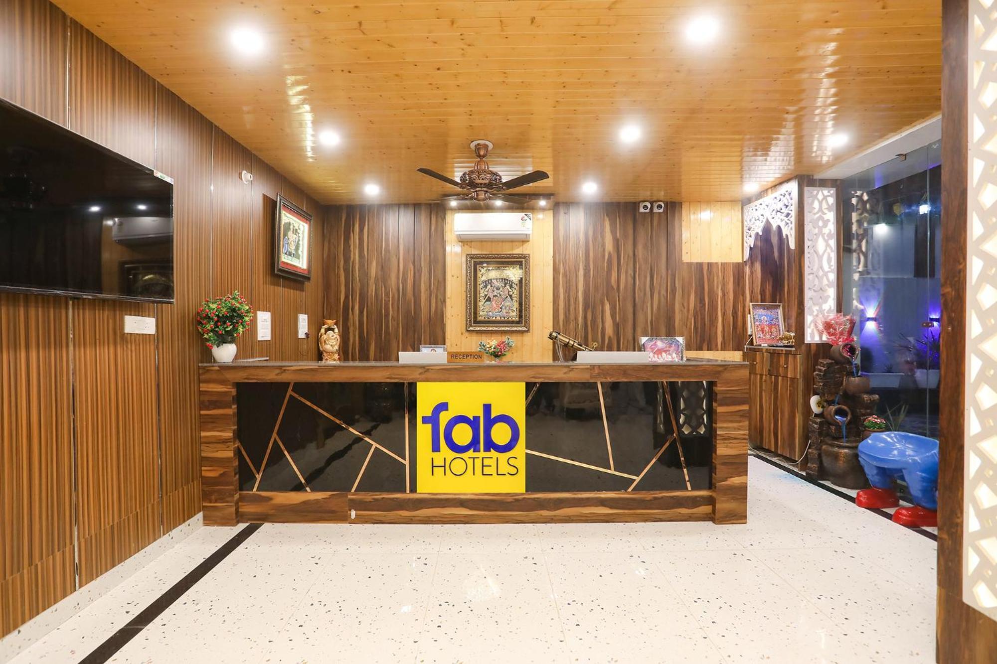 Fabhotel The 3 Dehradun Exterior photo