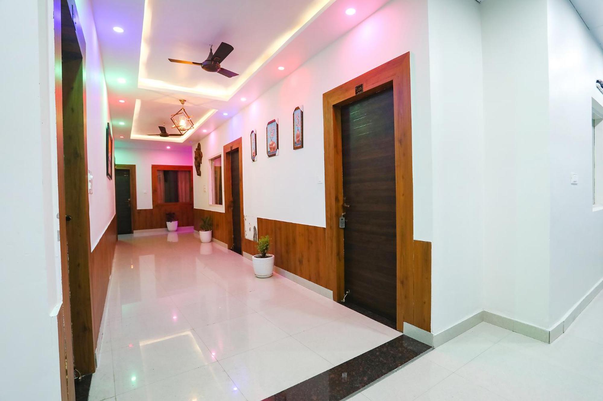 Fabhotel The 3 Dehradun Exterior photo